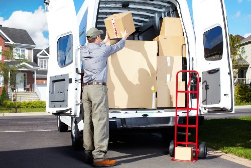 Flexible man with van service for Stpauls business transport