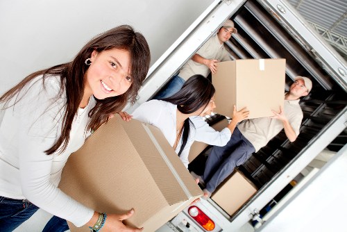 Professional moving van service in Stpauls street
